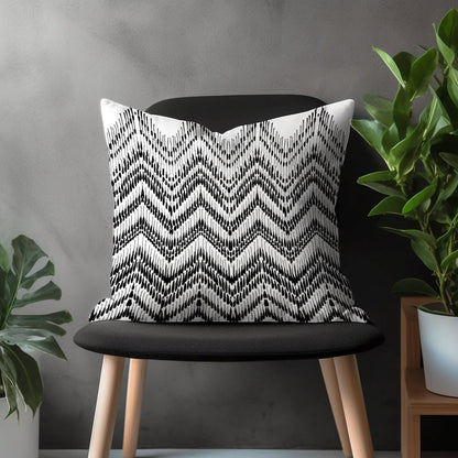 Black & White Southwestern Pillow Cover, Aztec Turkish Kilim Farmhouse Decoration, Rug Pattern Bedroom Throw Pillow Sham, Ethnic Home Decor