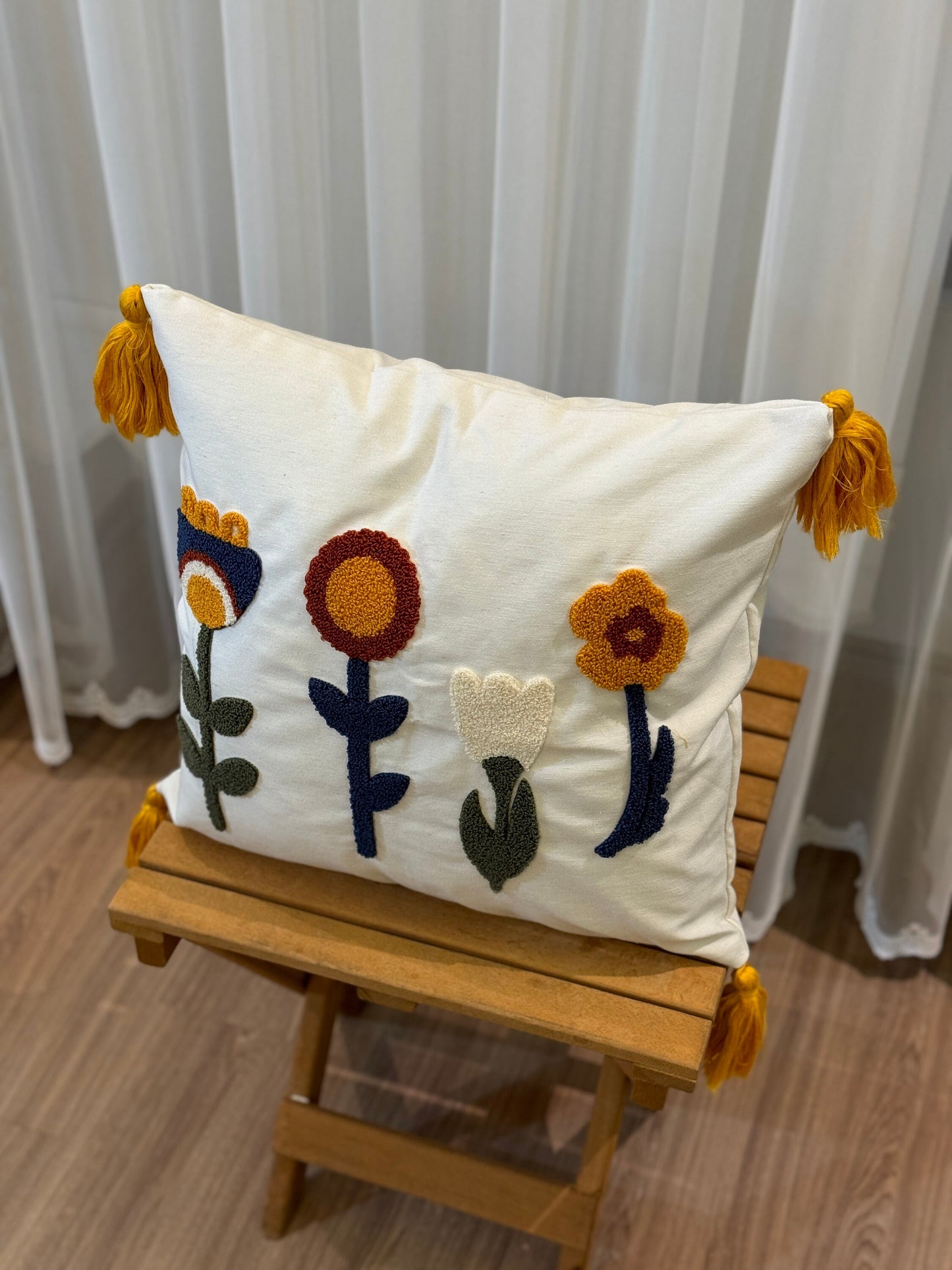 Floral Punch Pillow Cover, Embroidered Bedroom Euro Pillow Sham, Daisy Needle Punch Living Room Decoration, Spring Flower Home Decor