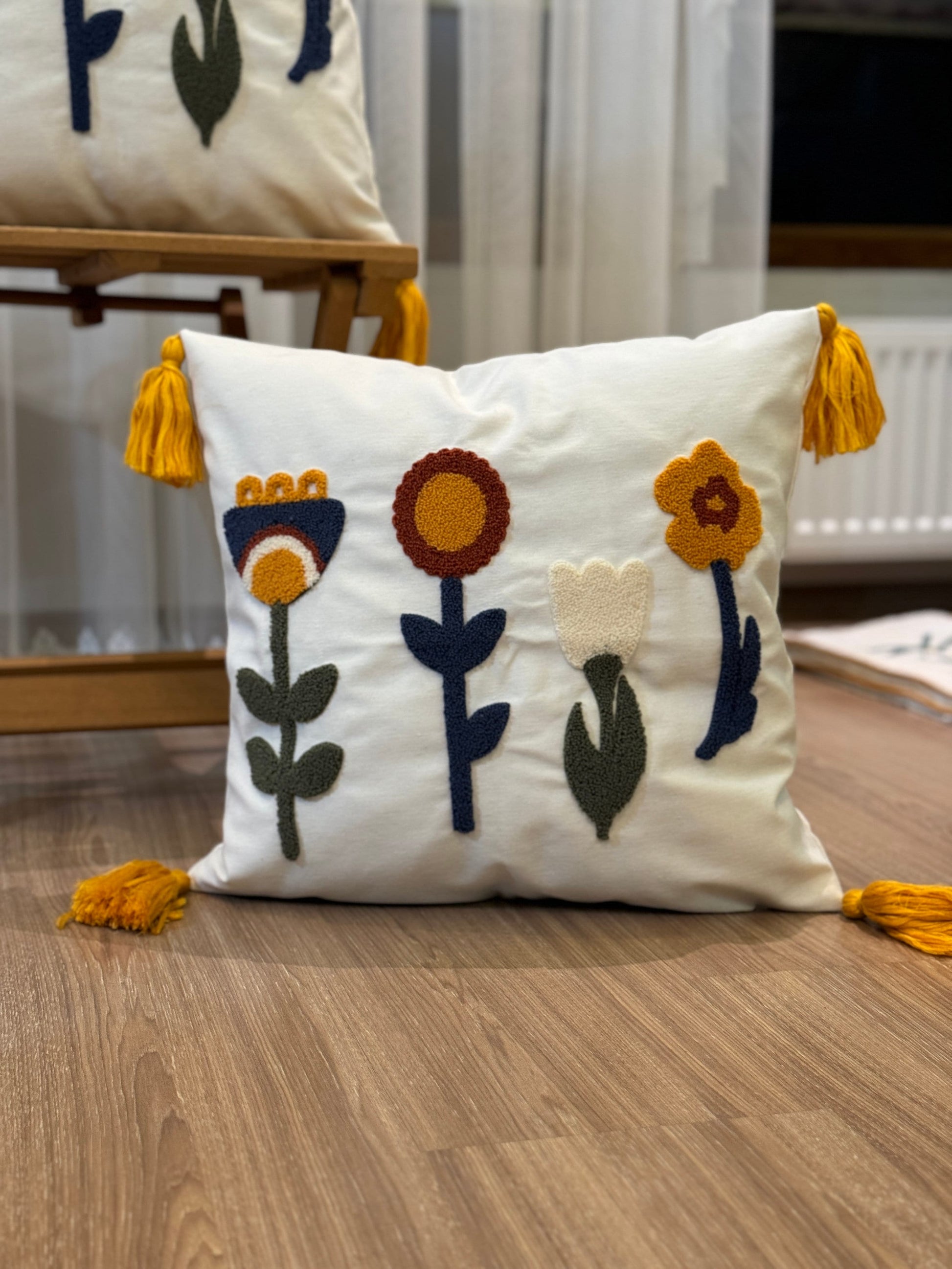 Floral Punch Pillow Cover, Embroidered Bedroom Euro Pillow Sham, Daisy Needle Punch Living Room Decoration, Spring Flower Home Decor