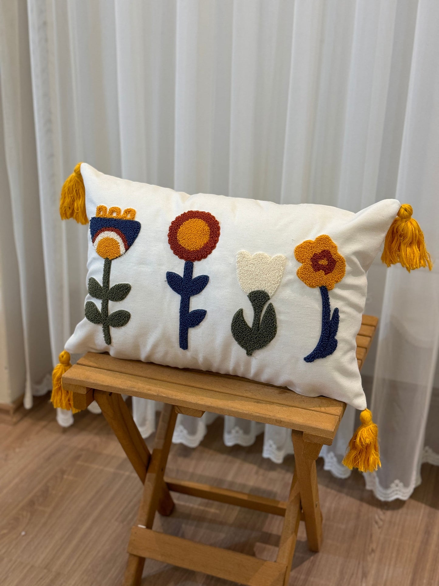 Floral Punch Pillow Cover, Embroidered Bedroom Euro Pillow Sham, Daisy Needle Punch Living Room Decoration, Spring Flower Home Decor